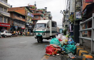 प्रहरी खटाएर १४ दिनपछि काठमाडौंको फोहर व्यवस्थापन