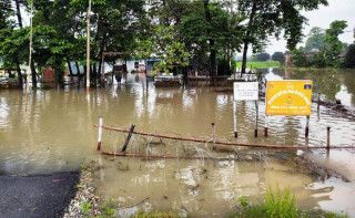 सहरी क्षेत्र जलमग्न, राजमार्ग अवरुद्ध 