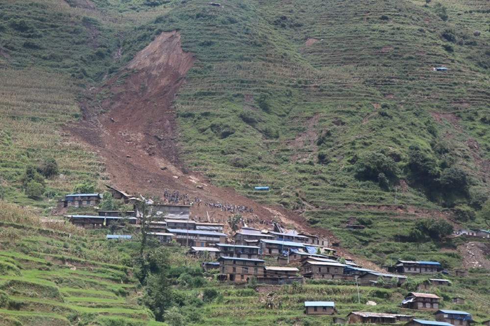 लिदीमा राहत वितरण गर्न १० पटक हेलिकप्टर लगिएको प्रदेश गृह मन्त्रालयको दाबी : मुख्यमन्त्री एकपटक मात्रै चढ्नुभएको हो