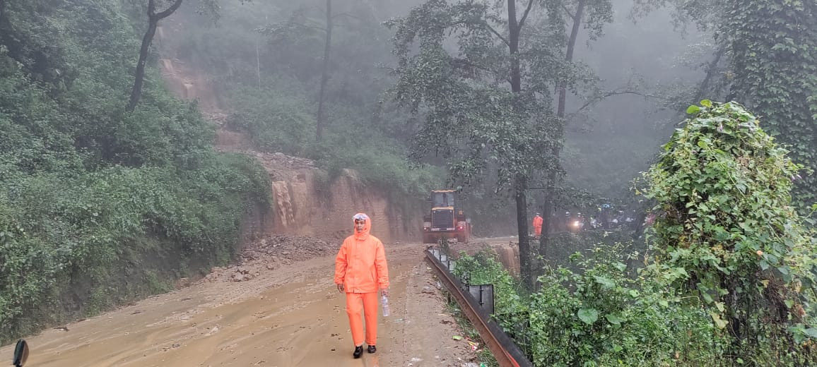 दसैँका यात्रुलाई सडककै सास्ती