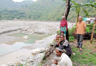 राहतको पखाईमा बित्यो वर्ष दिन