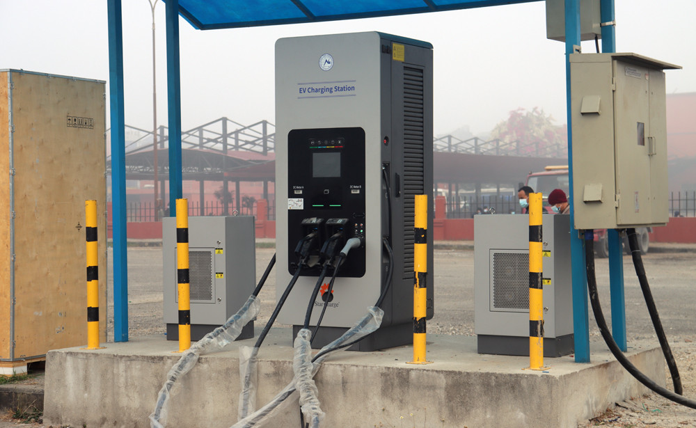 भरतपुरको केन्द्रीय बस टर्मिनलमा बनाइएको विद्युतीय सवारी चार्जिङ स्टेशन सञ्चालनमा