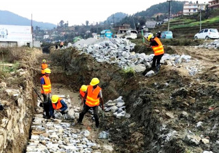 अरनिको राजमार्ग निर्माणको २५ वर्षपछि चार लेनमा विस्तार गरिँदै  सूर्यविनायक-धुलिखेल सडक