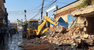 पाल्पा दरबार क्षेत्रका अव्यवस्थित घरटहरा भत्काउन सुरू