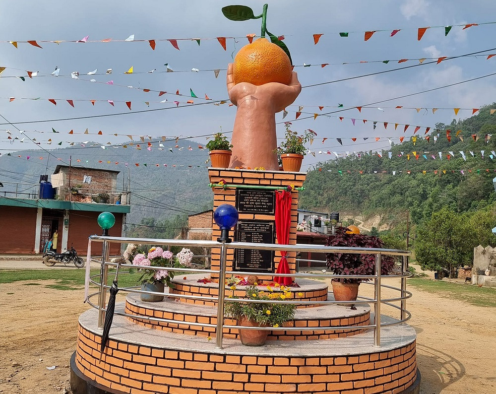 ६ लाख खर्चिएर मनकामनामा सुन्तलाको प्रतिमा स्थापना 
