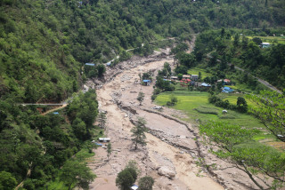 कोशी प्रदेशले बाढी पहिराबाट मृत्यु हुनेको परिवारलाई एक लाख राहत दिने