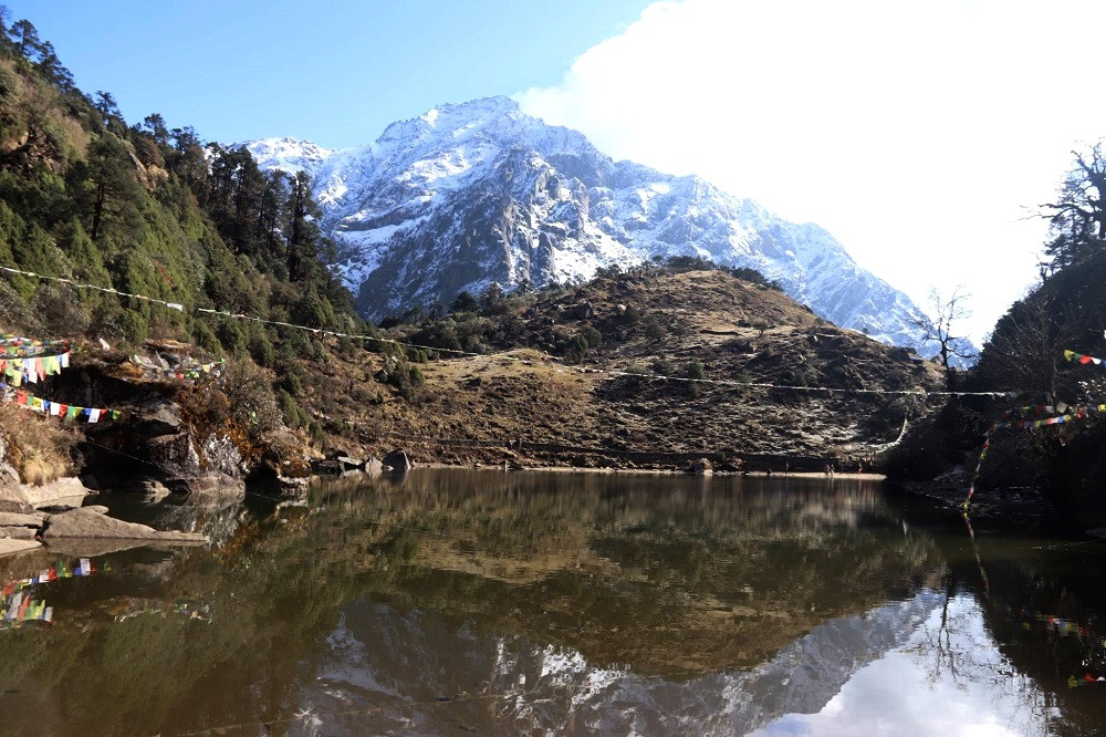 पर्यटकको प्रतीक्षामा साल्पापोखरी