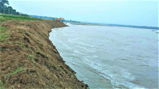 कर्णालीको बाढीले टीकापुर र जानकीमा कटान, त्रासमा स्थानीय