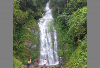 मोटरबाटो निर्माणपछि रोला झरनामा बढ्यो आन्तरिक पर्यटकको चहलपहल