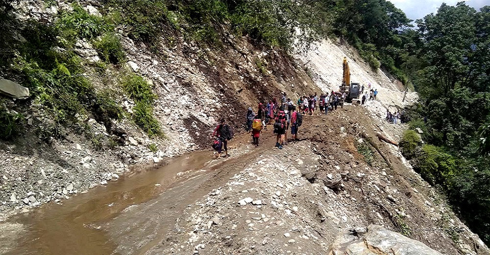 जुम्ला-मनाङ सडकको काम तीव्र गतिमा हुँदै