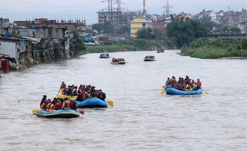 बागमतीमा र्‍याफ्टिङ (तस्बिरहरु)