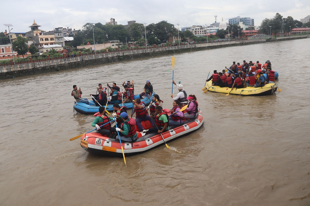 bagmati rafting.jpg