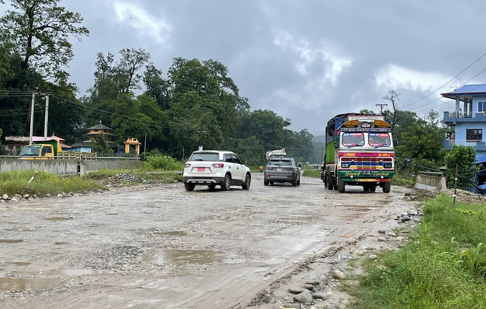 नारायणगढ-बुटवल सडकमा मर्मतलाई प्राथमिकता दिन निर्देशन