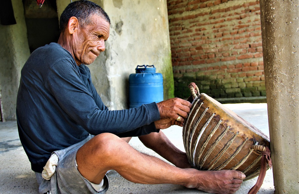 दमाहा र ट्याम्काबाट जीविका चलाउँदै भरैयाका बादी समुदाय, बाह्रैमास आम्दानी नहुँदा युवापुस्तामा छैन आकर्षण