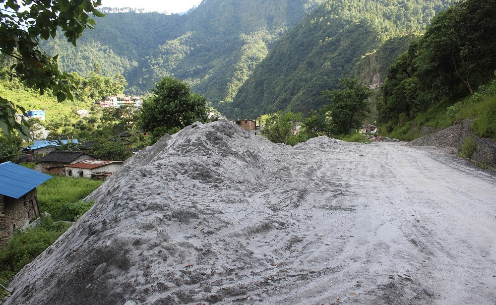 मालिकामा रोकिएन अवैध उत्खनन