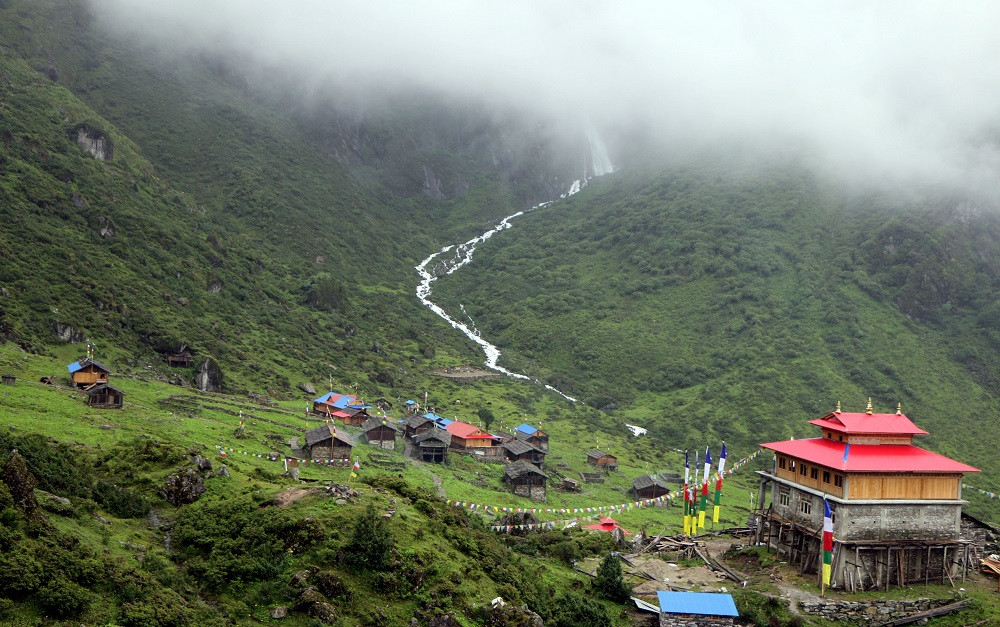 पर्यटकलाई लोभ्याउँदै तोक्पेगोला