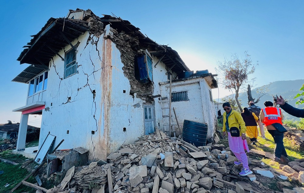 जाजरकोट र रुकुम पश्चिम शोकमा : राहतका पर्खाइमा छन् भूकम्पपीडित