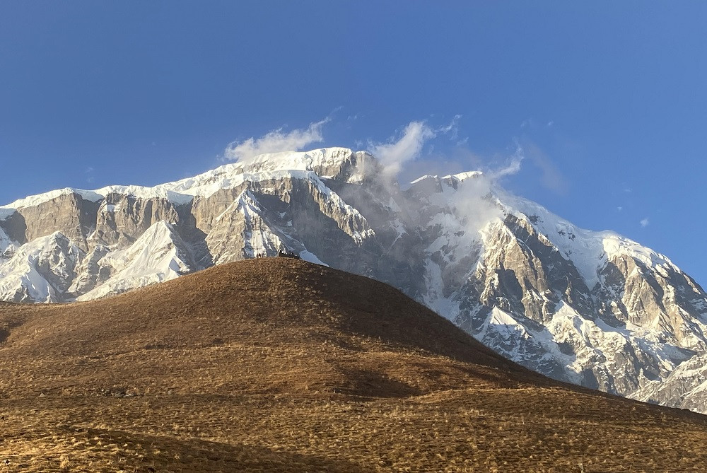 हिमालको फेदैफेद कोरी पहाड