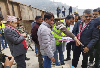 मुग्लिन-पोखरा सडक अनुगमनमा गए भौतिक पूर्वाधारमन्त्री ज्वाला, काममा तीव्रता दिन निर्देशन