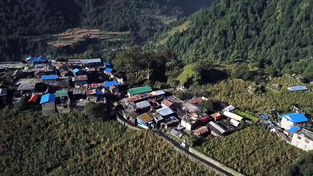 ताचै घरबासको पर्यटकीय आकर्षणको केन्द्र थोङ्‌रोप्ली झरना, प्रवर्द्धन गर्नुपर्नेमा स्थानीयको जोड