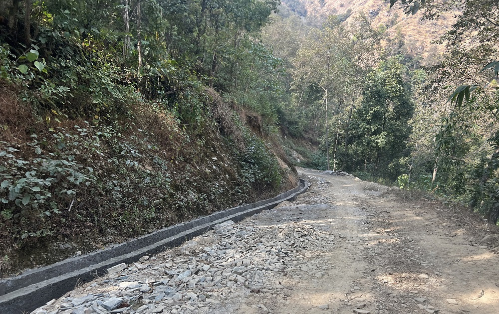 ट्रयाक खुलेको १५ वर्षपछि ग्रामीण सडक स्तरोन्नति