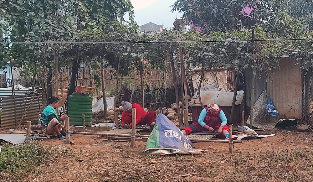 हराउँदै छ परालको गुन्द्री बुन्ने चलन, कमजोर हुँदै समुदायमा स्वरोजगार