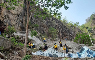 ऐनापहरालाई गण्डकीकै पर्यटकीय गन्तव्यस्थल बनाउने अभियानमा आँबुखैरेनी, सुन्दर बनाउन रोपियो फूल