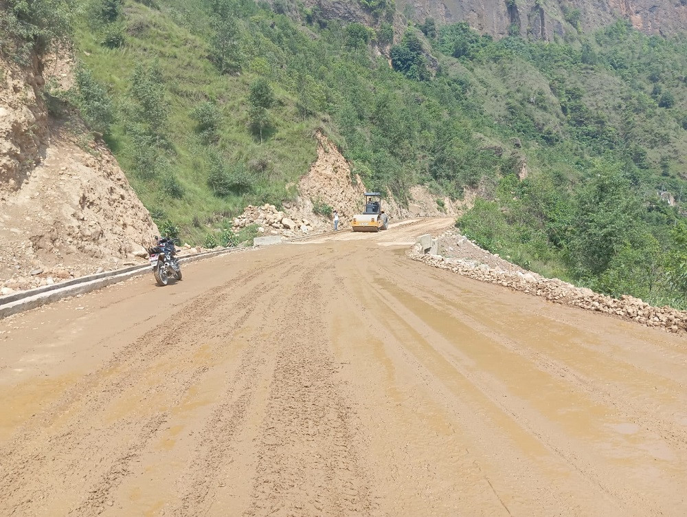 मालढुंगा-बेनी सडक कालोपत्र गर्न १३ दिन यातायात बन्द