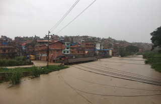 बस्ती पस्यो हनुमन्ते नदी, जगाती-च्यामासिंह सडक अवरुद्ध