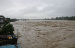 नारायणीले पार गर्‍यो सतर्कता तह, तटीय क्षेत्रका बासिन्दालाई सुरक्षित रहन आग्रह