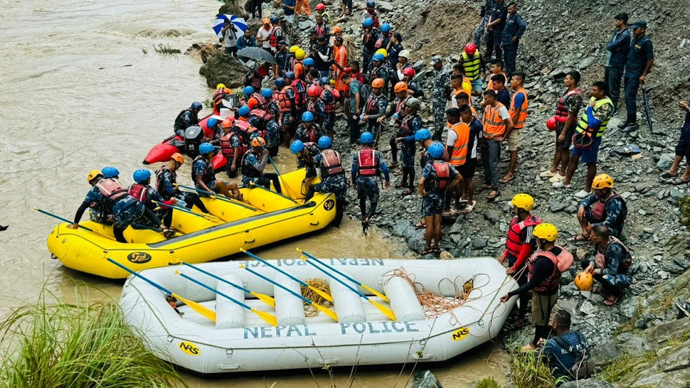 सिमलताल दुर्घटना : बस खोज्नेक्रममा हराएको चुम्बक भेटियो