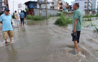 हनुमन्तेमा बाढी : मध्यरातदेखि नै भक्तपुरका विभिन्न स्थान प्रभावित, लाखौँको क्षति