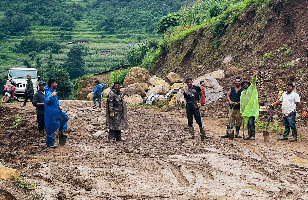 सालझण्डी ढोरपाटन सडक : १६ वर्षमा ३० प्रतिशतमात्रै काम, ढोरपाटन जाने पर्यटकलाई सास्ती