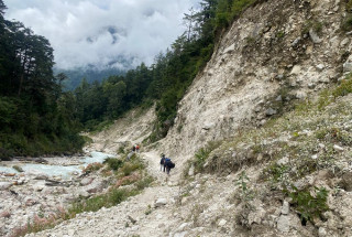 पानीको मुहान सुक्न थालेपछि ‘रिचार्ज’ पोखरी निर्माण गर्दै नासोँ गाउँपालिका