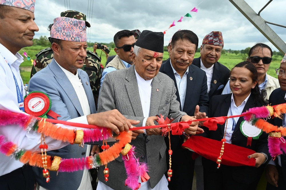 सुस्तावासीलाई न्यूनतम विद्युत महसुल एक वर्षका लागि छुट गर्ने ऊर्जामन्त्रीको घोषणा