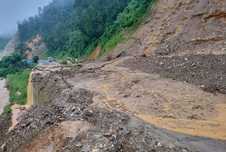 बाढीपहिरोले ५ राजमार्गका ३१ स्थान अझै अवरुद्ध, क्षति भएका सबै सडक संरचना बनाउन २५ अर्ब रूपैयाँ लाग्ने