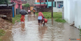 बाढीले मधेश प्रदेशको जनजीवन प्रभावित : ४ सय ८८ जना विस्थापित, ३२ घर पूर्णरुपमा क्षति