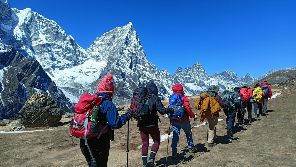 खुम्बु क्षेत्र पर्यटकले खचाखच, लुक्लामा एकैदिन दुई सय उडान