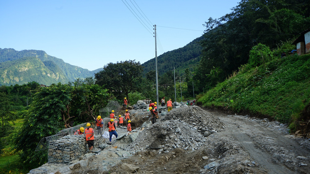 म्याग्दीमा सडक स्तरोन्नतिले गति लियो, मध्यपहाडीको विकल्प बेनी-ढोरपाटन सडक