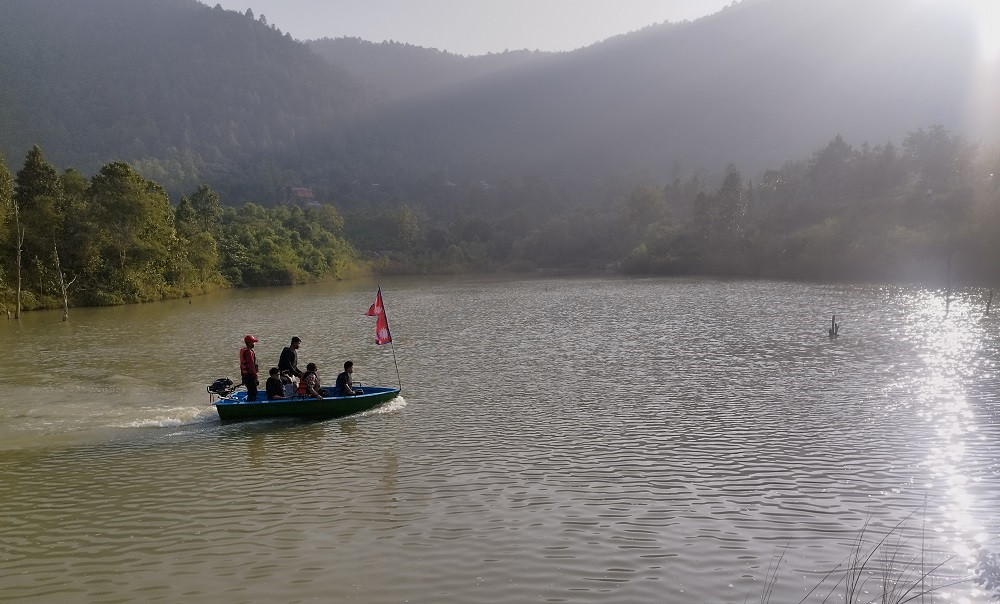 पर्यटकीय गन्तव्य बन्दै दाङको धारापानी, पक्की सडक र सवारीसाधनको सहजताले बढ्यो पर्यटकको चहलपहल