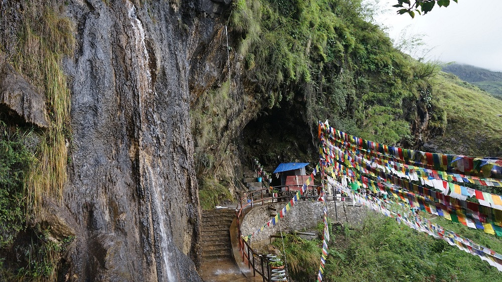 थासाङको नयाँ गन्तव्य गुरुसाङ्वो गुफा