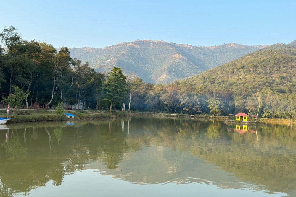 पर्यटक लोभ्याउँदै जखेरा ताल, दैनिक तीनसय जनासम्म पुग्छन् घुम्न