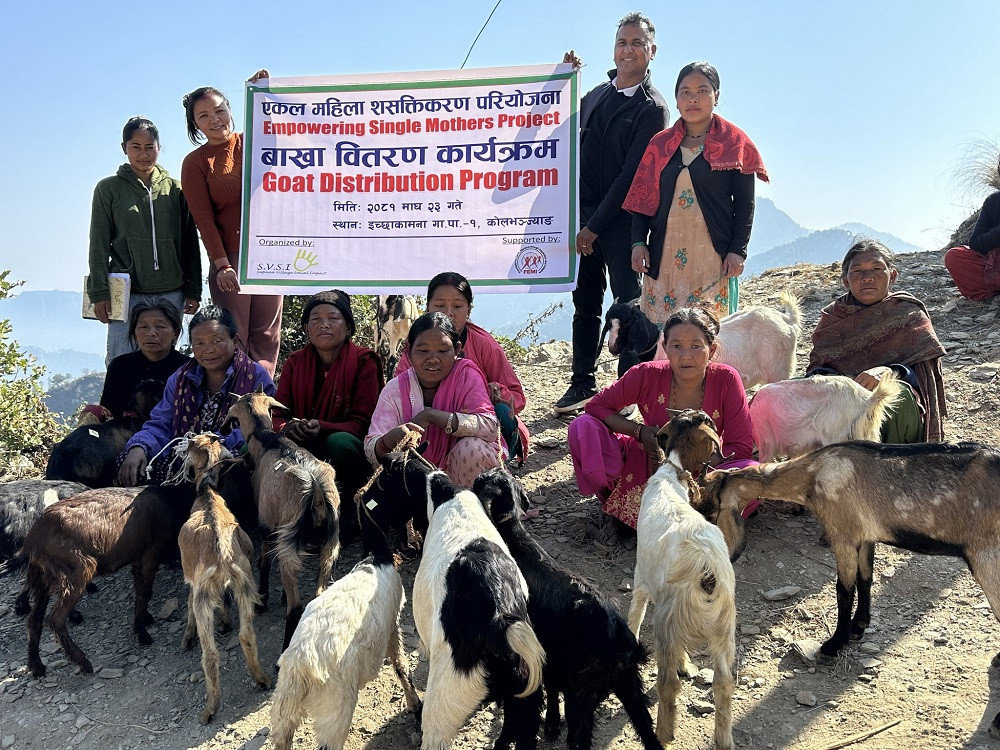 एकल चेपाङ महिलाको जीवनस्तर उकास्न  बाख्रा वितरण