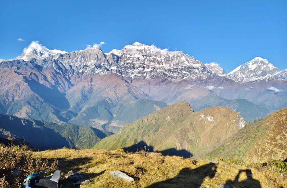 पर्यटक र पूर्वाधारका पर्खाइमा म्याग्दीको रुघाचौर