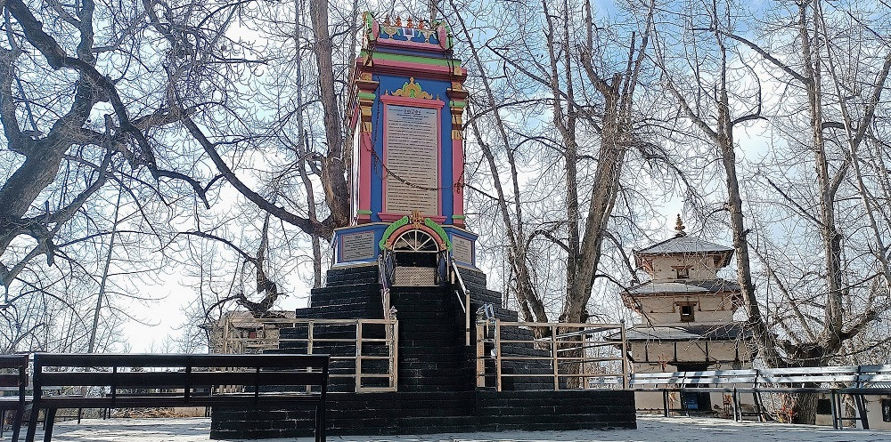 shree ram mahakratu stambha - mustang.jpg